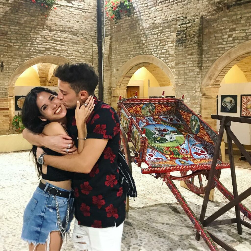 Disfrutando un poco de la cultura italiana  enamorados del amor y del morfi @rug...