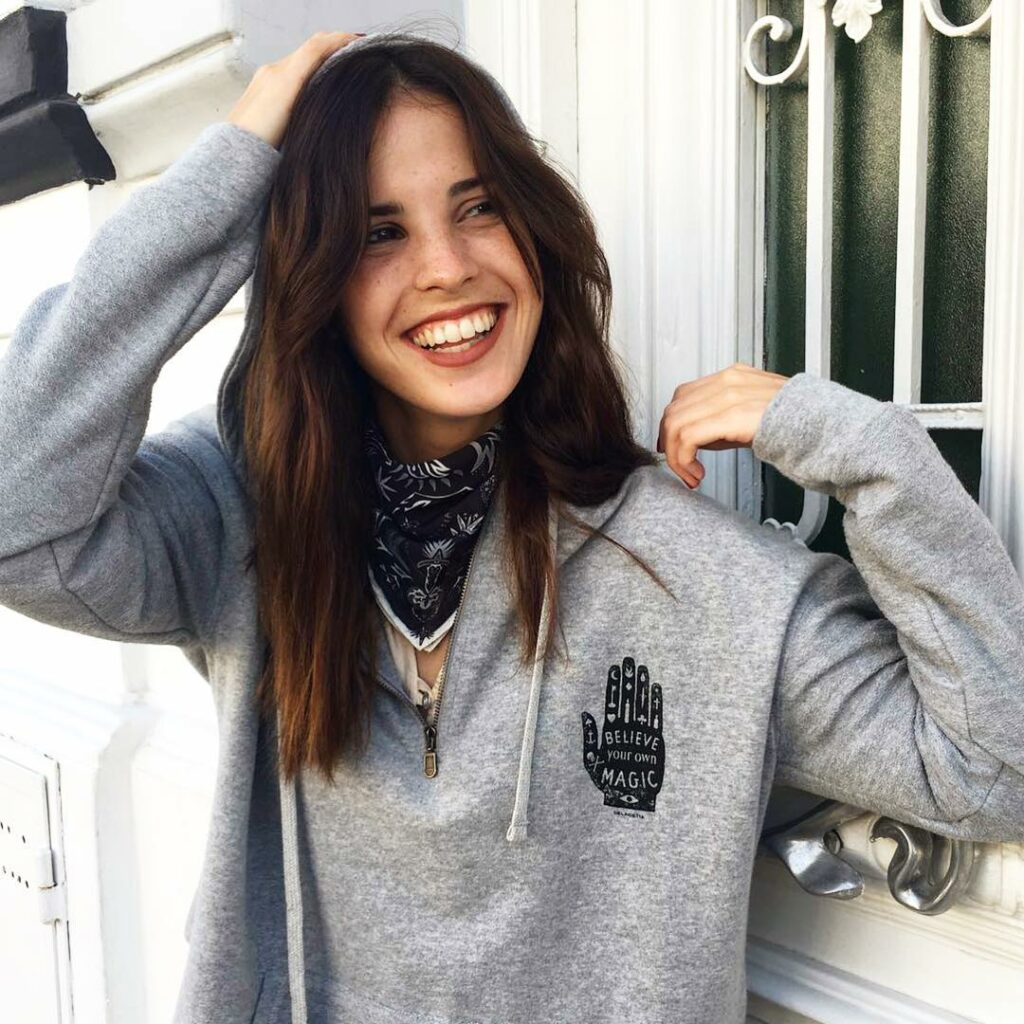 Aloja !!!! Sonriéndole a la life que es fantástica con @delaostiadesign ...
