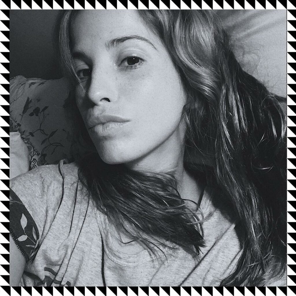 Good Night  mucho sueño ! Descasen, sueñen lindas cosas ...