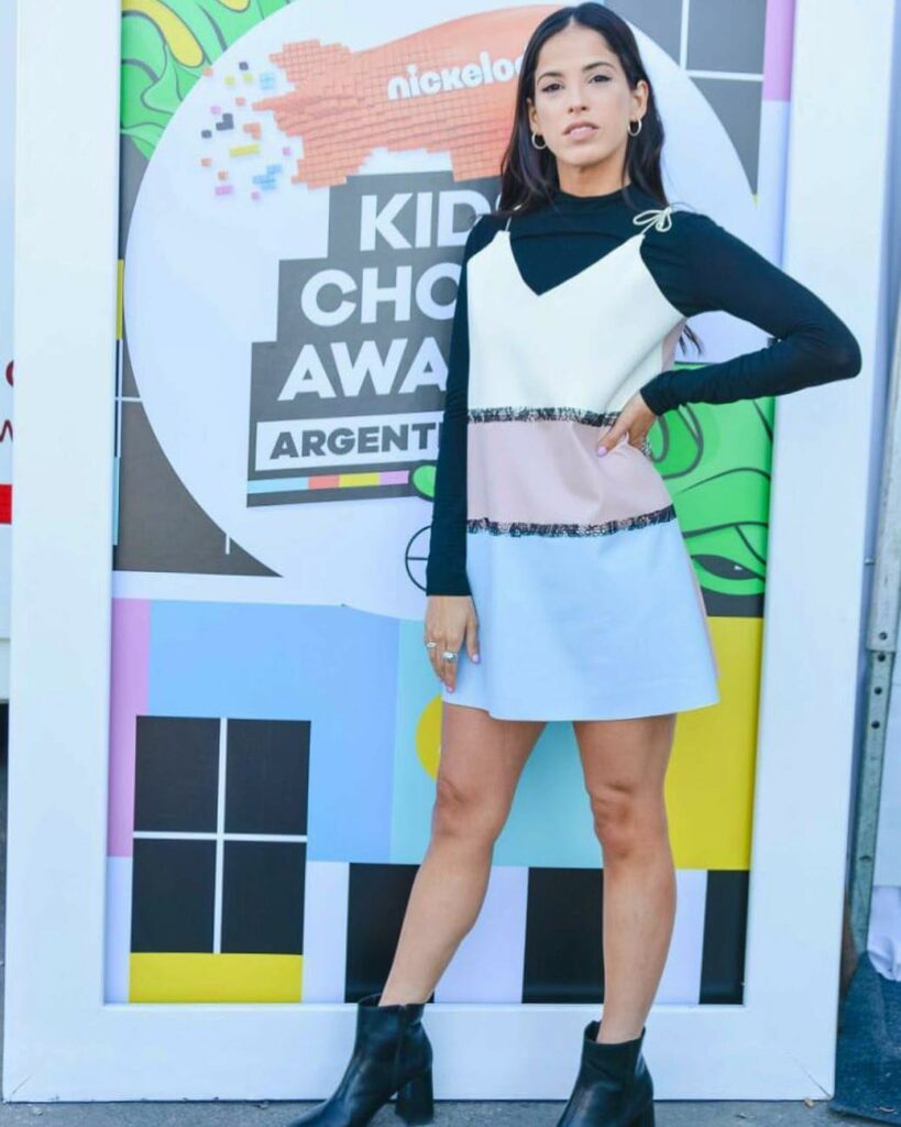 Cande Molfese: Buen día !!!!!! Holaaaa domingo! Les quería compartir una foto de mi lookete de… Buen día !!!!!! Holaaaa domingo! Les quería compartir una foto de mi lookete de...