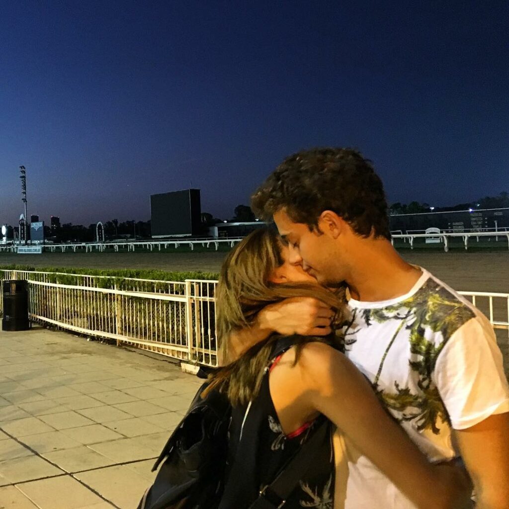 Buenas noches  fin del día de los enamorados aunque para nosotros es todos los d...