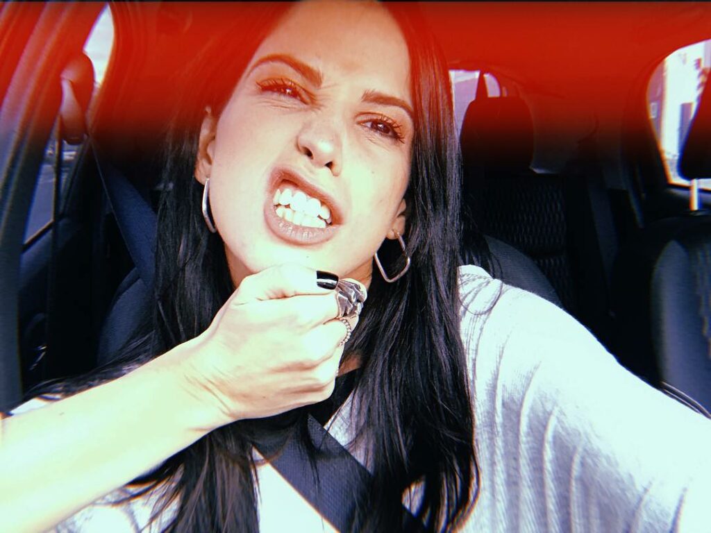 Estoy de buen humor ! Fin del día  fin casi del miércoles ! 
Salió selfie rutera...