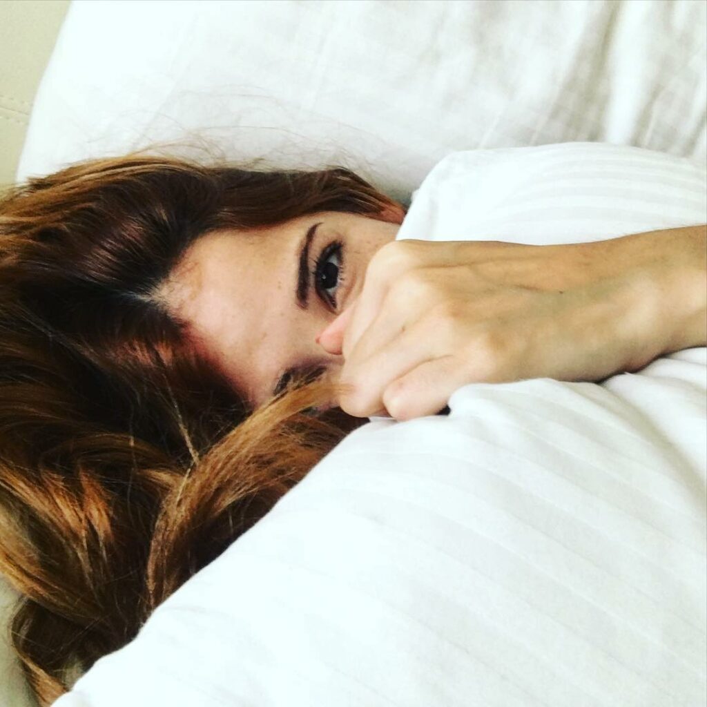 Buen día ! Amaneciendo entre almohadas!  Buen miércoles a todos! ...