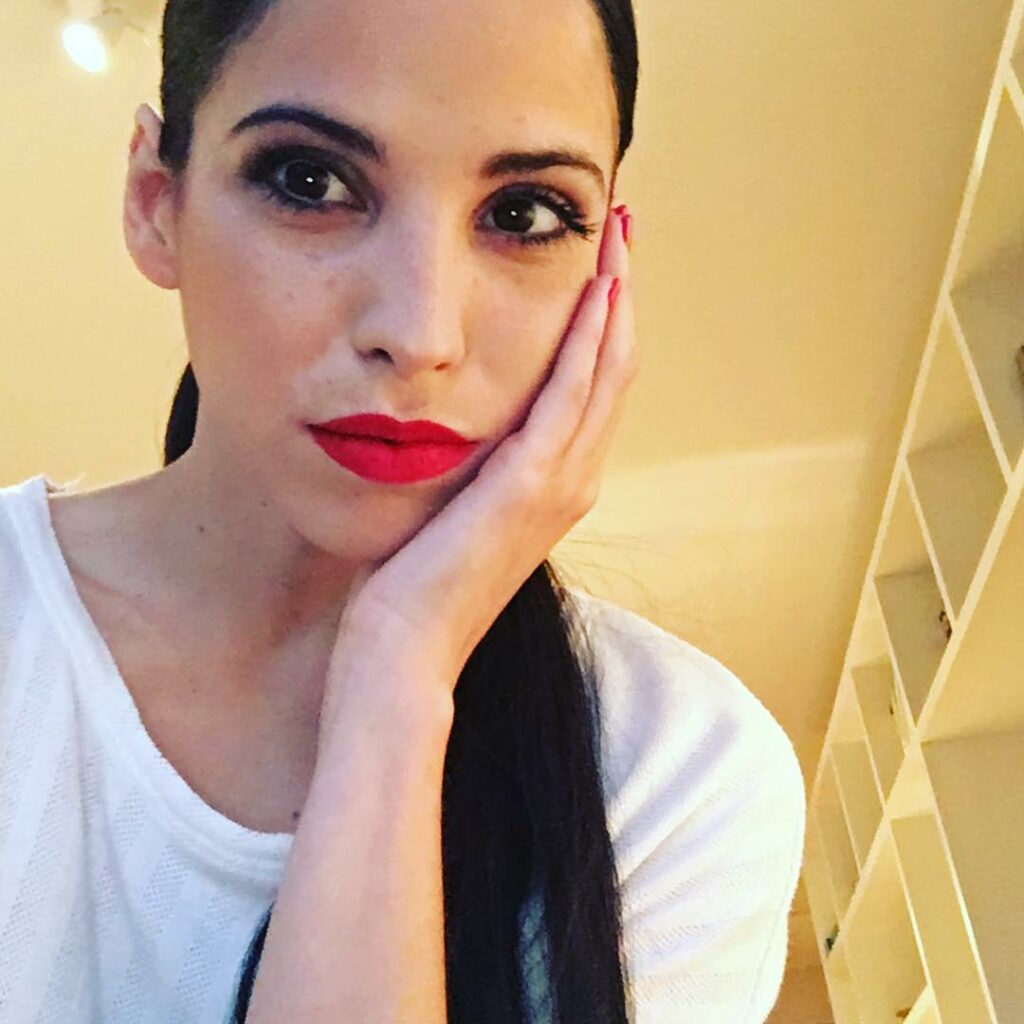 Lista para esta noche con make up @inecarreramakeup para @kahlemakeup ...