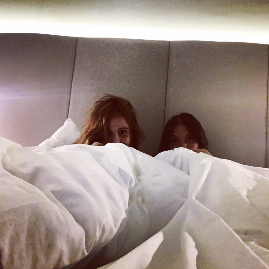 Ultima noche durmiendo con @coumolfese  luego de este gran viaje de hermanas a v...