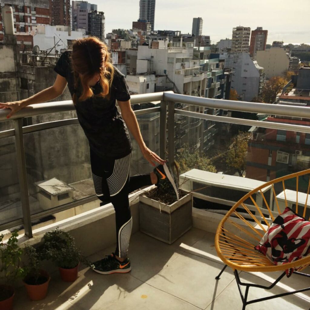 Buen día ! Buen día ! Yo ya estoy lista para ir a entrenar !  Cada vez falta men...