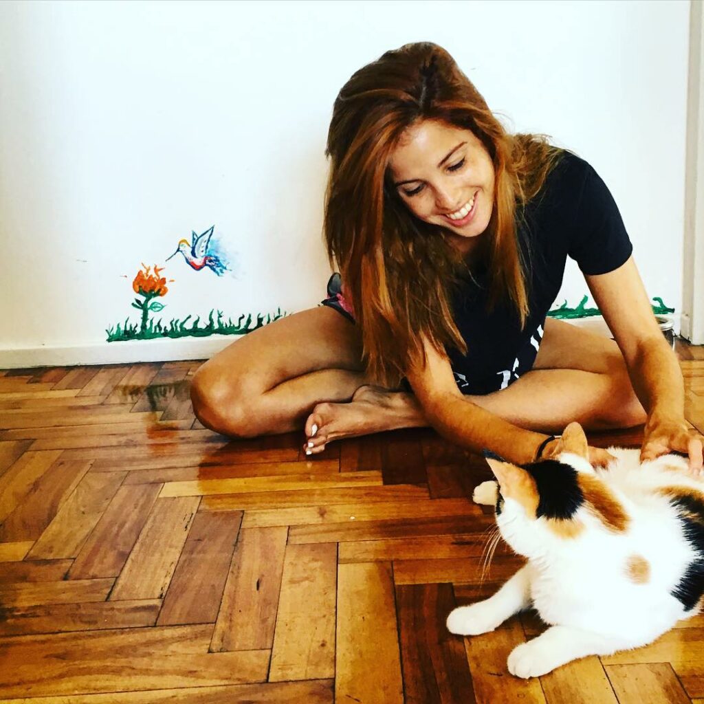 Así ando jugando con Fiona , después de clase de yoga me cargo de la energía de ...