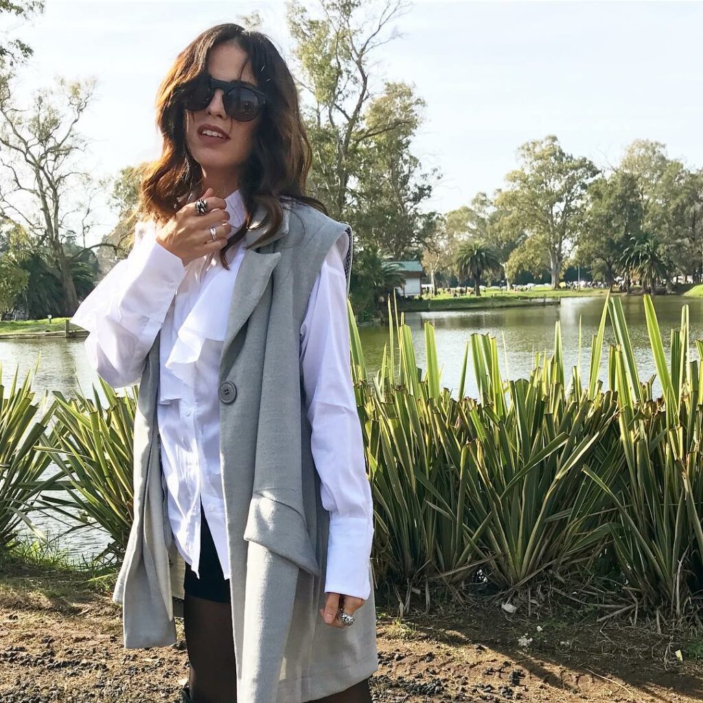 Lista para cantar hoy en #larepublicadelosniños  Prepárense para un súper chow !...