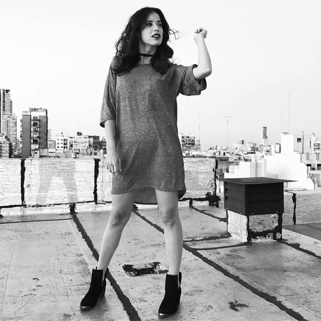 Cande Molfese: Buenas buenas !!! como andan mis amigos???? Como arrancan está semanita corta? … Buenas buenas !!! como andan mis amigos???? Como arrancan está semanita corta? ...