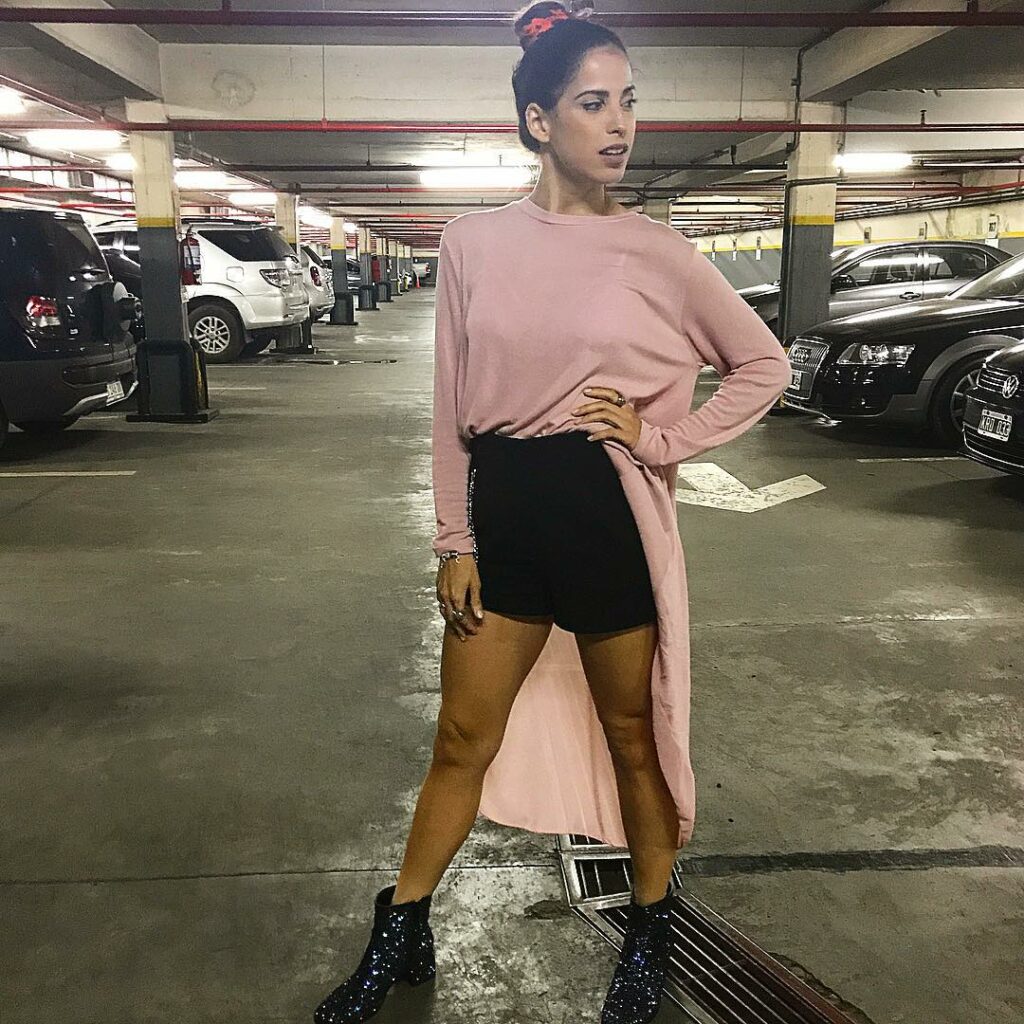 Cuando hay un  tremendo y yo me hago foto en el garage ja! 
Como andan amigos? Y...