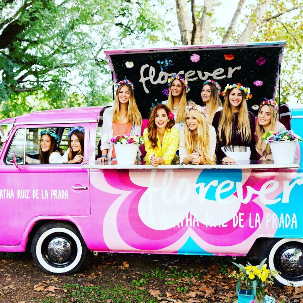 ¡Qué picnic tan divertido disfrutamos con @coisla y otras chicas divinas ! Miral...