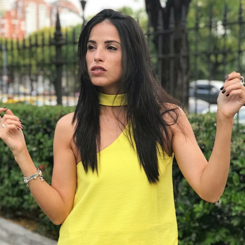 Cande Molfese: Vivir el hoy, aquí ahora… no pensar tanto VIViR esa es la cuestión
Hoy hay pr… Vivir el hoy, aquí ahora... no pensar tanto VIViR esa es la cuestión
Hoy hay pr...
