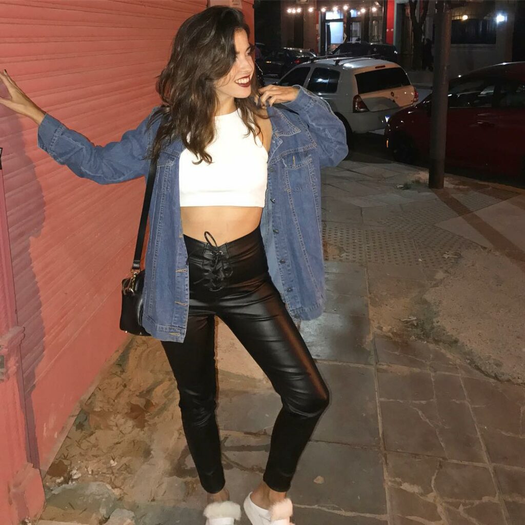 Sábado a la noche otra vez  Que lindo salir con amigos! Me encanta !  Ustedes qu...