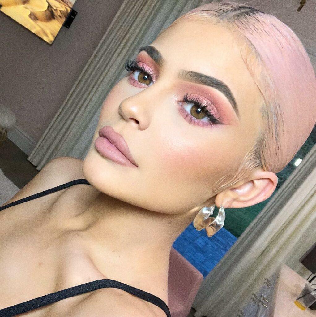 glam on point...