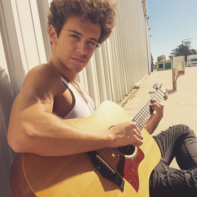 Yo tengo esta suerte... El me canta siempre siempre ! @ruggeropasquarelli ...