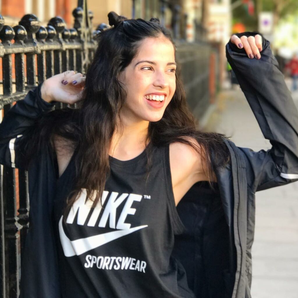 Cande Molfese: Aloja mis amigos!!!!!! Como andan este sábado????? Yo un poco nerviosa porque ma… Aloja mis amigos!!!!!! Como andan este sábado????? Yo un poco nerviosa porque ma...