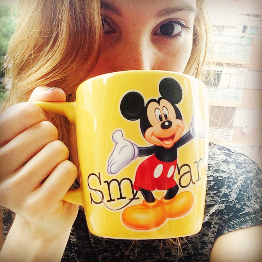 Y como hoy es su cumple, yo desayuno con él. Happy birthday Mickey! #MickeyYYo ...