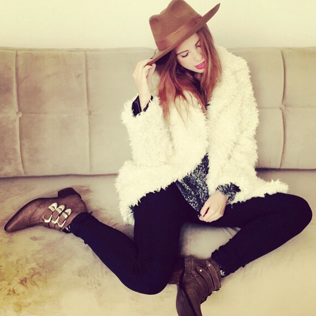 Aloja!  look todo by @cloetas  #candemolfeselook ...