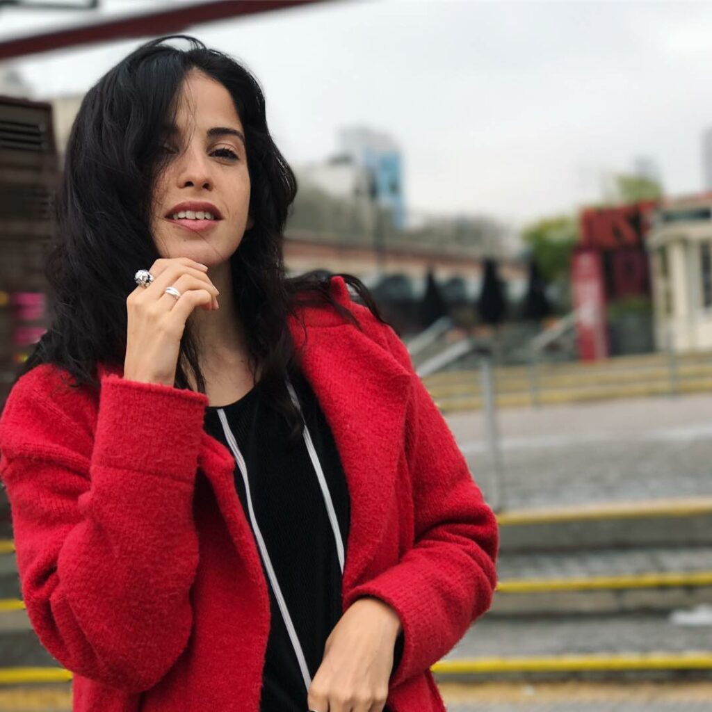 Aloooo amigos !!!! Hola miércoles que lindo sos  Ya mitad de semana !
Yo arranqu...