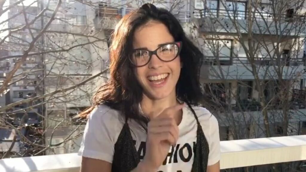Faltan dos horitas para que llegue #etiquetados y estoy así  Amo hacer este prog...