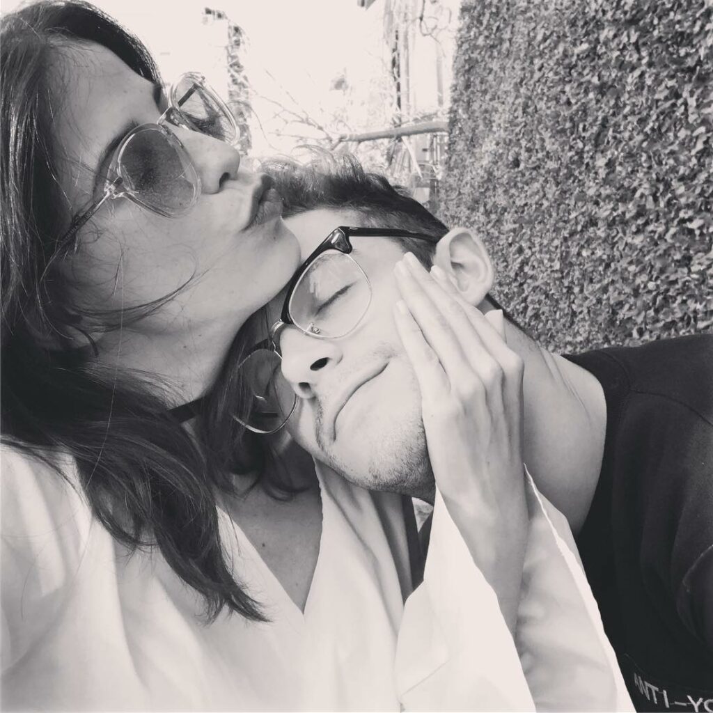 Cande Molfese: Nosotros así @ruggeropasquarelli que lindos son los reencuentros !
Acabo de l… Nosotros así @ruggeropasquarelli que lindos son los reencuentros !
Acabo de l...