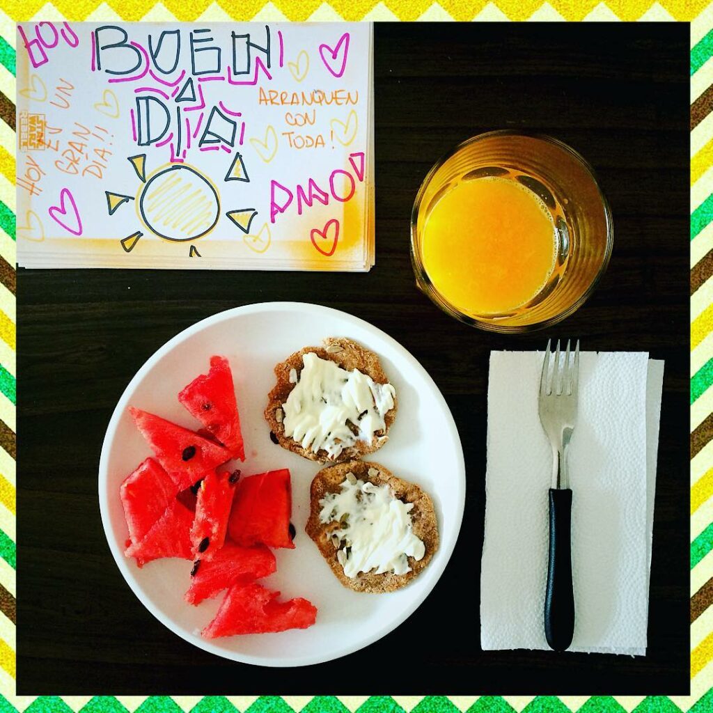 Buen día amigos !  como saben el desayuno es la comida más importante ! Así que ...