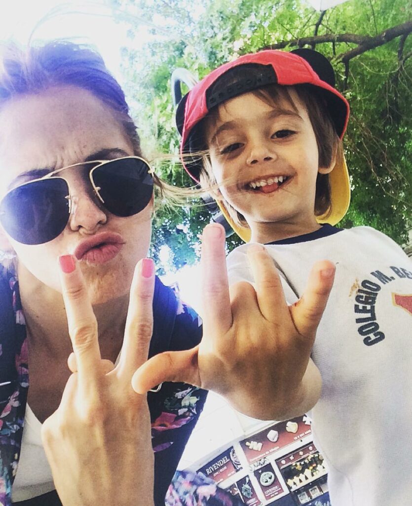Tia y sobrino así estamos !!!! ...