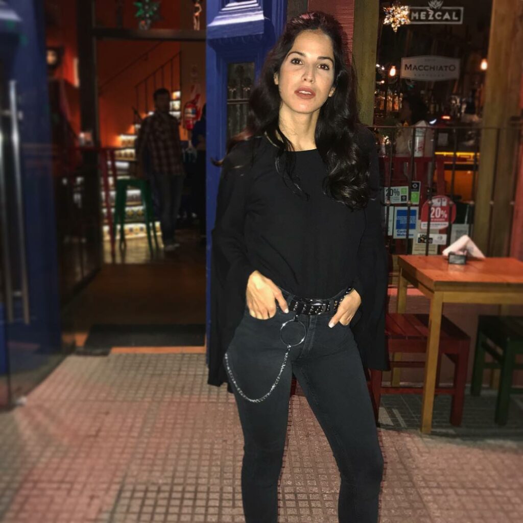 Que lindo viernes y mas con salidita con amigas !  Me encanta!  Ustedes que hace...