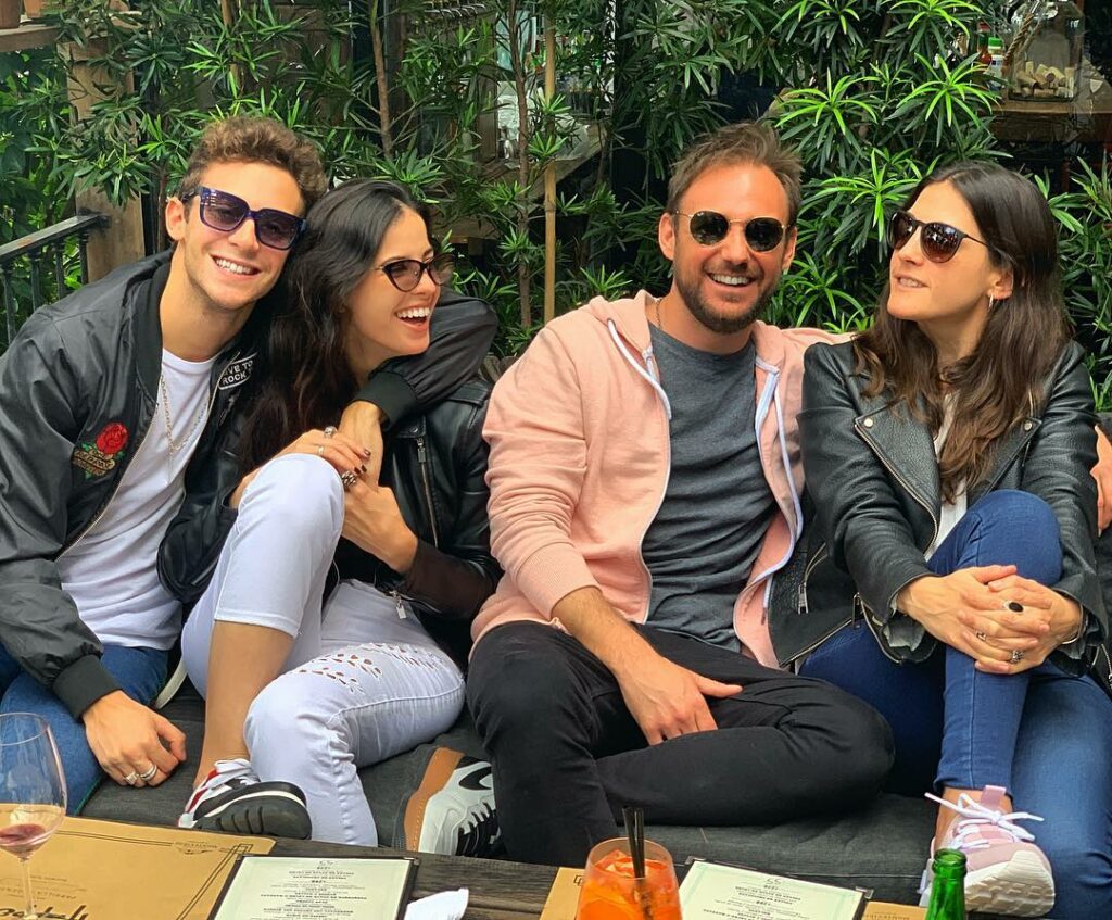 Salida de 4 ! Me encanta este equipo! 
Sábado en familia que lindooooo! 
Ustedes...