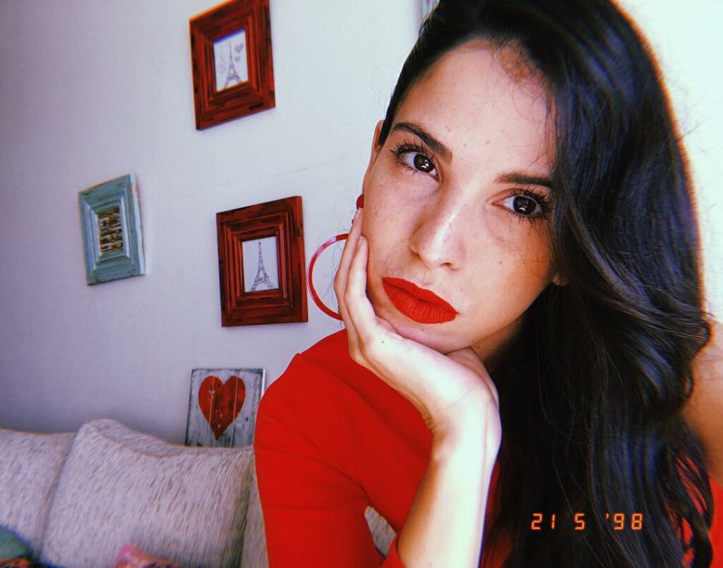 Lunes de rojo pasión ! Les voy a tirar un dato de color ... saben que el color r...