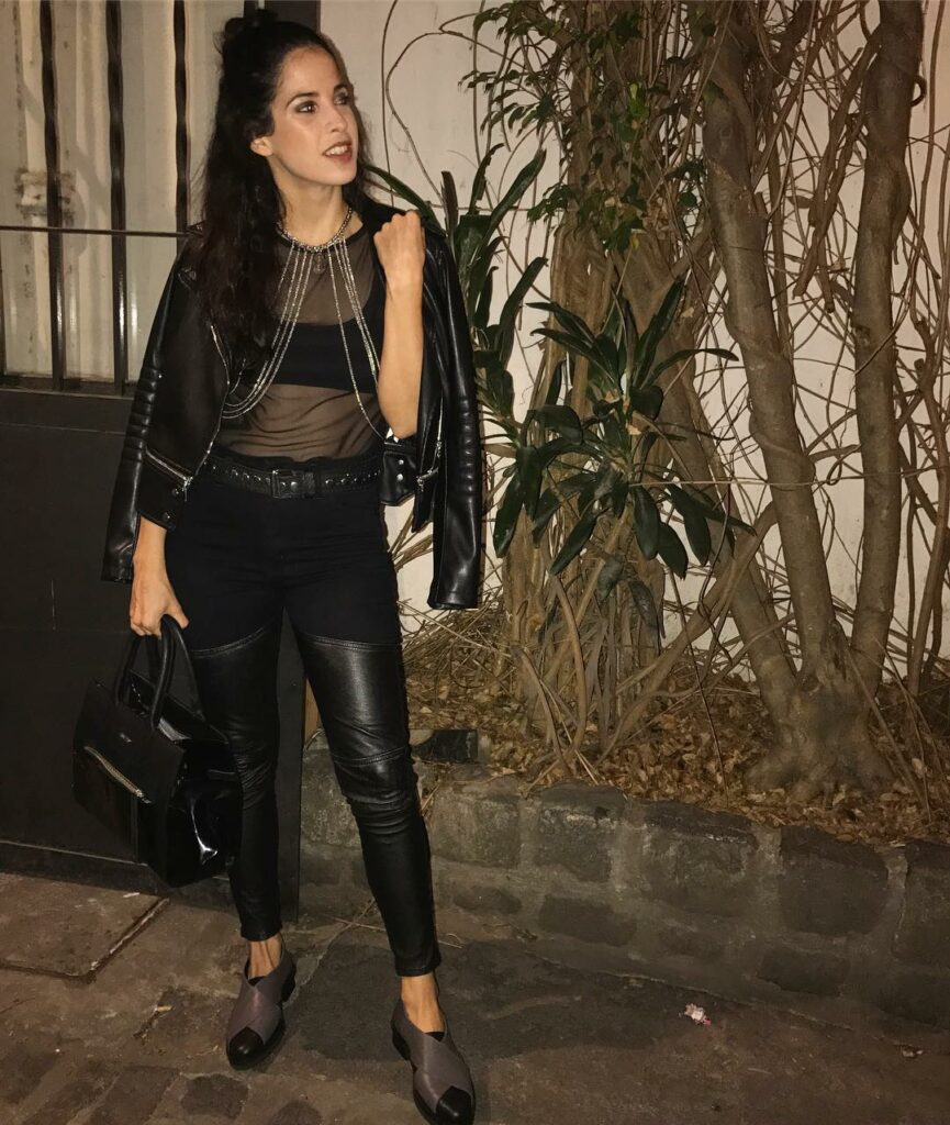 Sabado x la noche !  Salida con amigos ! Me encanta !  @chwalabuenosaires 
Look ...