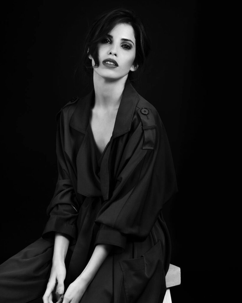 Buen Día! Look negro para este día de  Adesso italiano, dopo  @sofiagarbarinoph ...