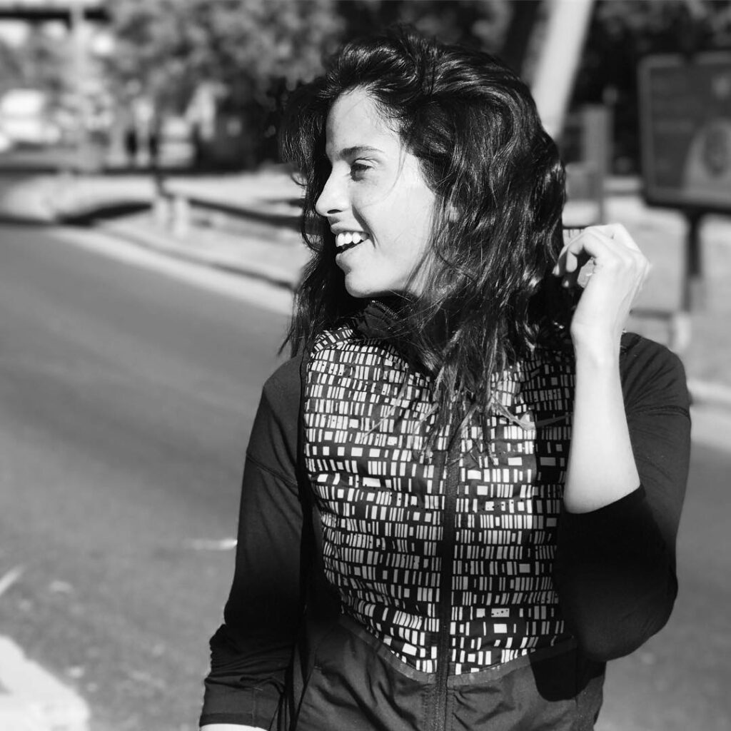 Cande Molfese: Hoy se corrio fuerte !!! Estamos a full bajando el ritmo con @coach_cocosuarez … Hoy se corrio fuerte !!! Estamos a full bajando el ritmo con @coach_cocosuarez ...