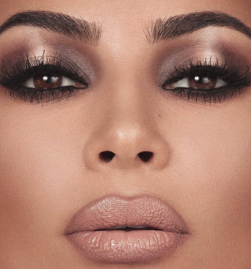 I love this look @makeupbymario did using the Glam Bible Smokey Vol 1 collection...