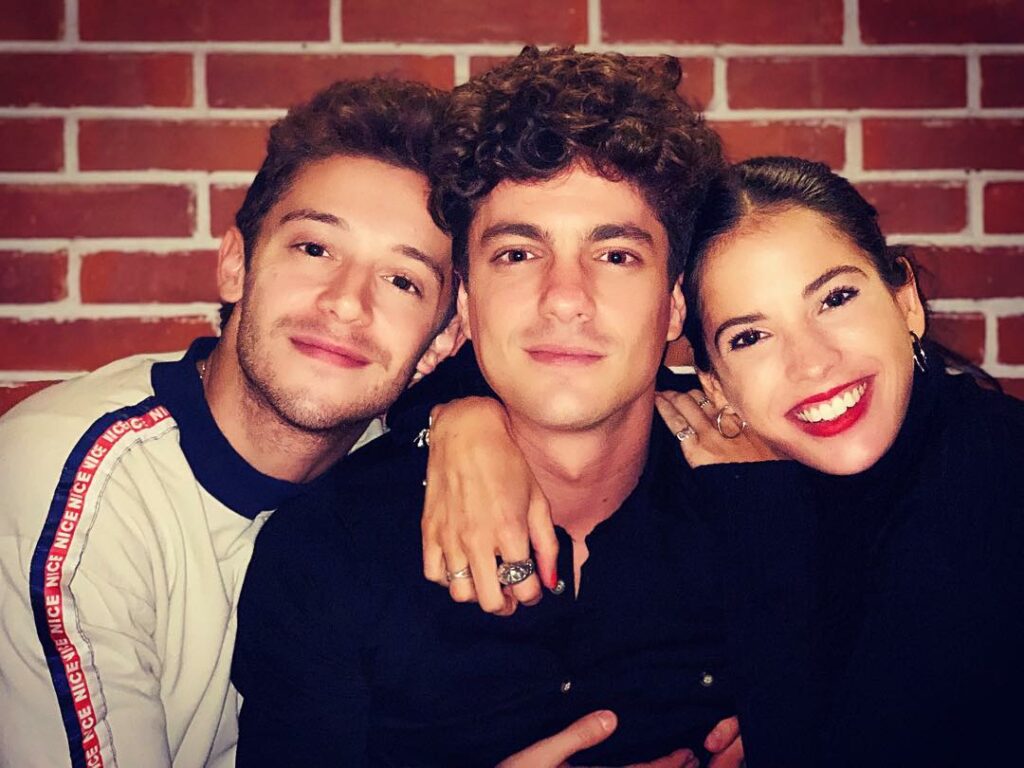 Mi mejor amigo estreno una peli y yo me lleno de orgullo  @facugamba .
Buen sába...