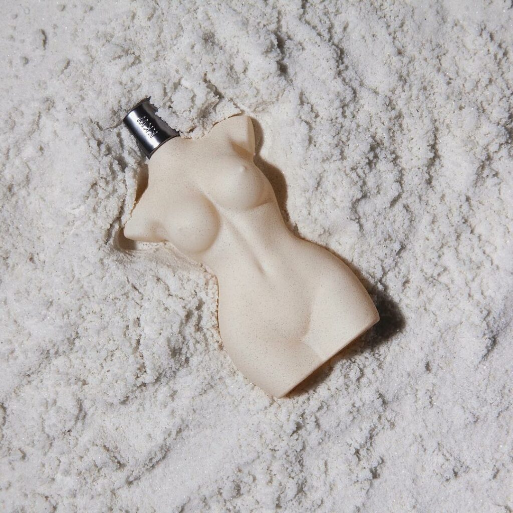 Adding 2 new KKW BODY scents to the collection. Dropping Nov 2 at 12pm noon kkwf...
