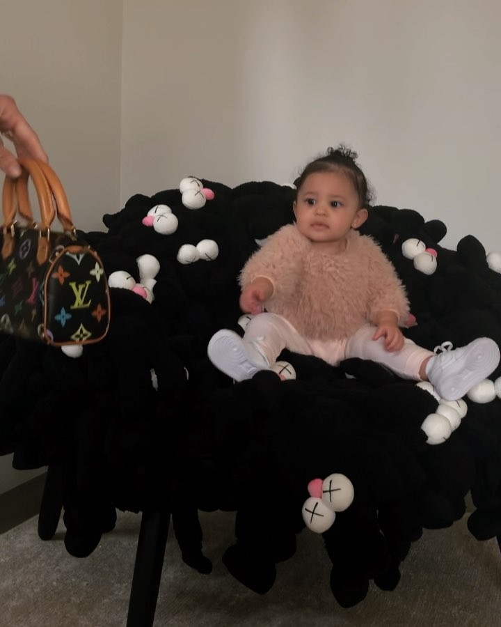 daddy dropped off a new chair for stormi and omg this girl threw the bag over he...