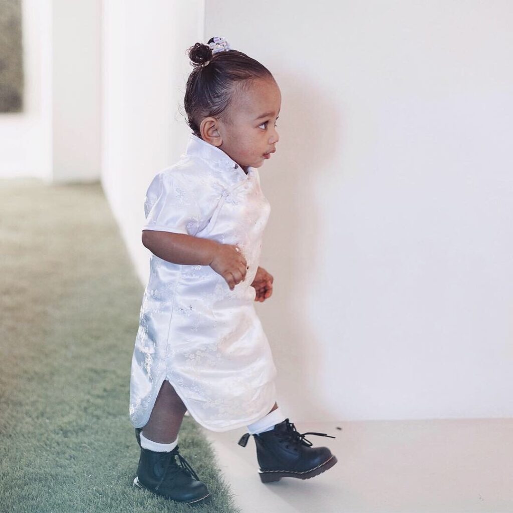 My baby Chicago turned 1 this month and we threw her an Alice in “One”derland th...