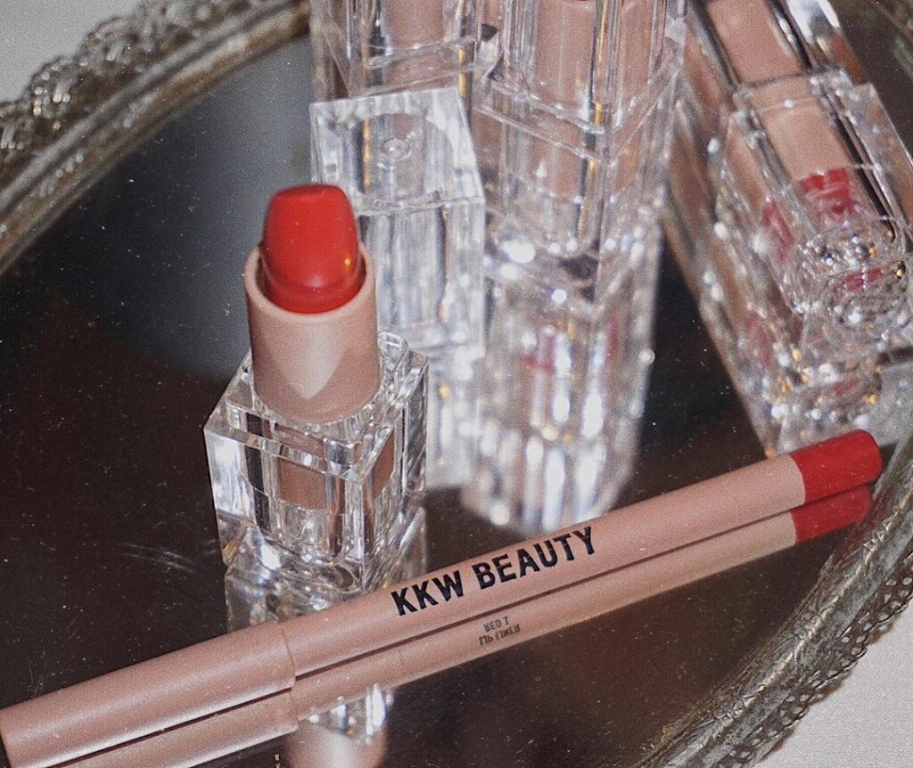 Our @kkwbeauty Classic Red Lipstick and Lip Liner is available NOW on kkwbeauty....