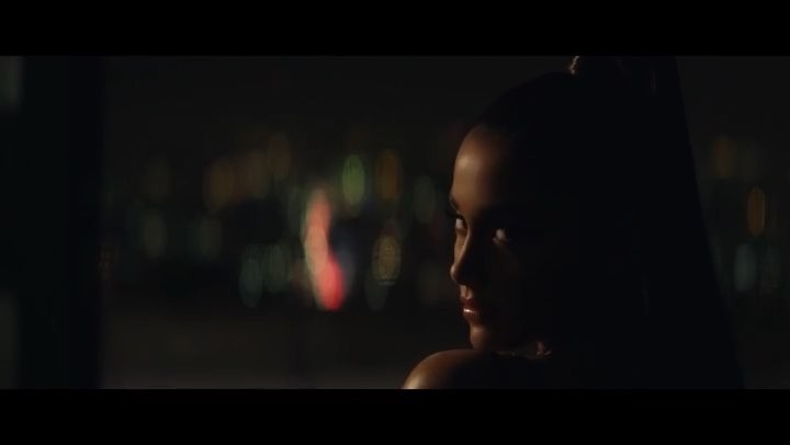 break up w your girlfriend, i’m bored  video by @hannahluxdavis out now...