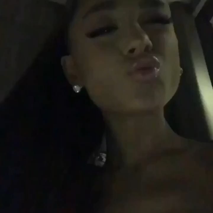 ᵇ ᵒ ʳ ᵉ ᵈ @sweetener...