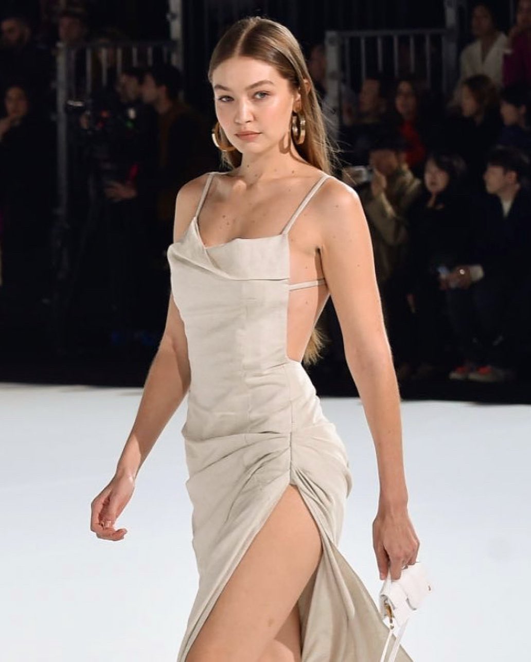 Gigi Hadid: + L'ANNÉE 97 + @jacquemus F/W 2020/21 Wearing ...