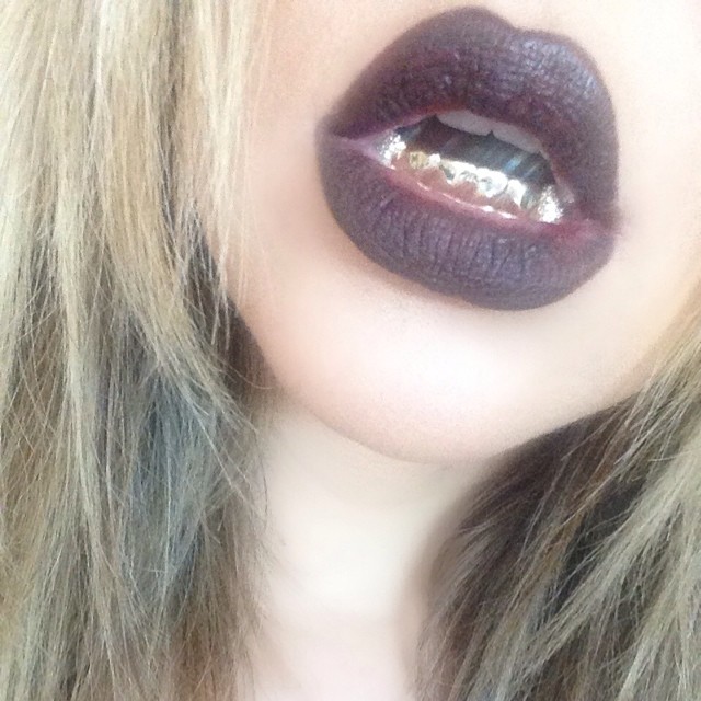 Thanks @rafaelloandco for making me my grill! I love dressing all of my MANY moo...