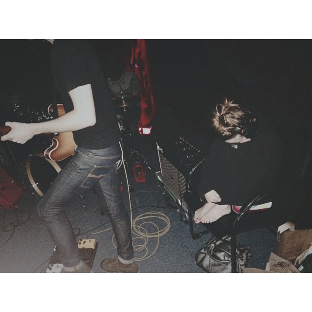 big fan @emmgren has no bothers for the loudness

last @thenvrndng rehearsal bef...