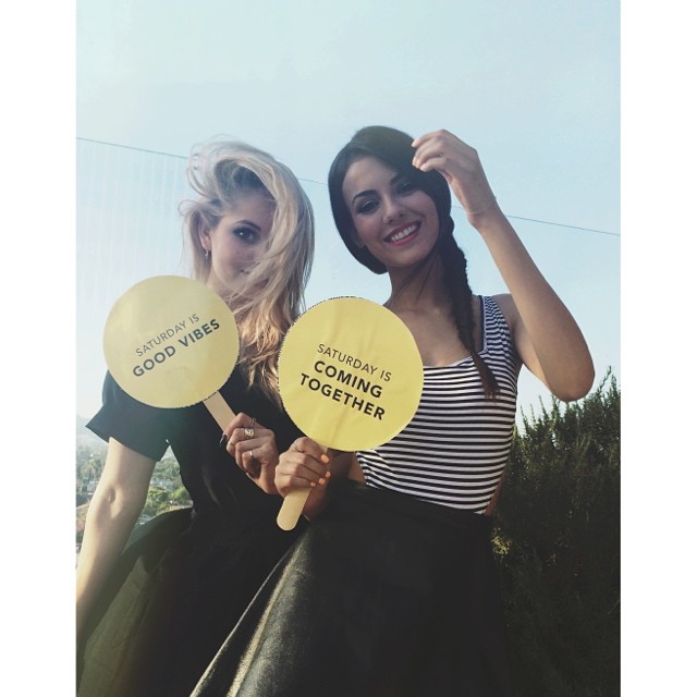 Saturdays with @victoriajustice are  w i n d y. 
#outtakes #postyourdrafts @ks_s...