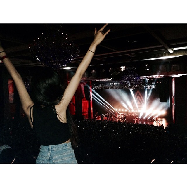 my favorite part of concerts is looking at the crowd bc nobody knows each other ...