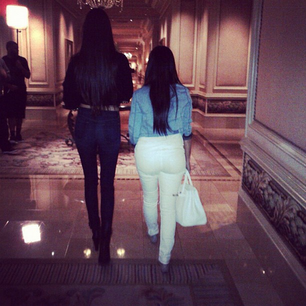 Kendall & I are like Arnold Schwarzenegger & Danny DeVito #twins...