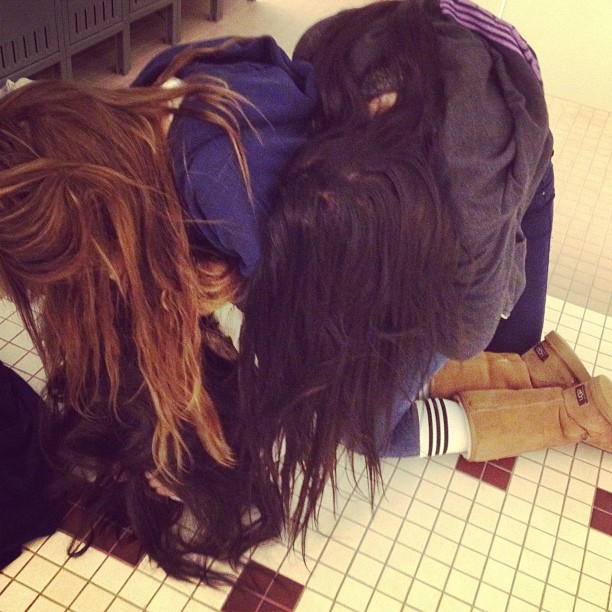 "I just want to curl up in a warm ball"  @zoeegordon && Lara!...