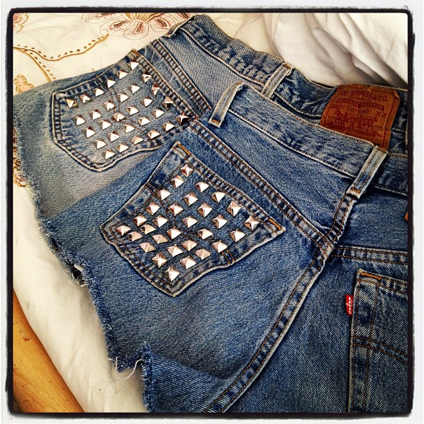 Studded shorts last night with @stassiebabeyy...