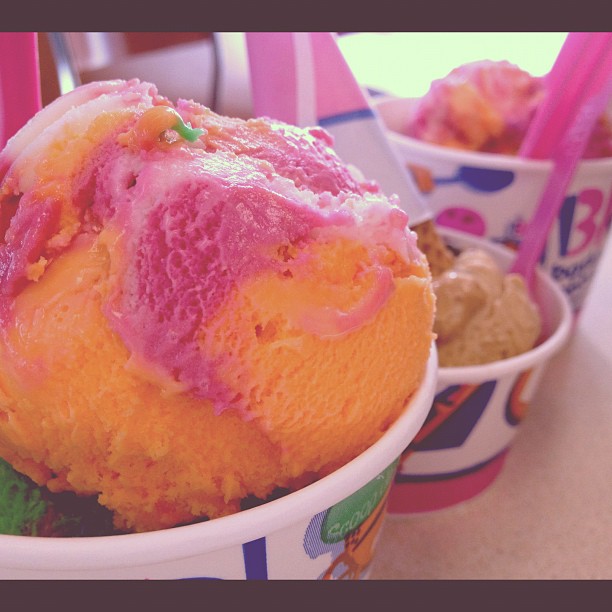 ICE CREAM TWIME!!!...